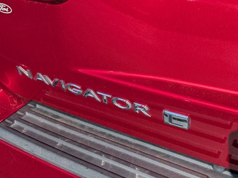 Used 2015 Lincoln Navigator L 4WD image 27