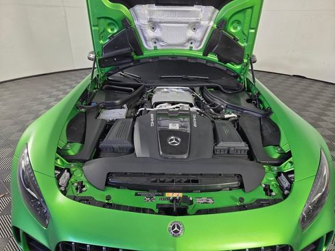 Used 2018 Mercedes-Benz AMG GT R image 32