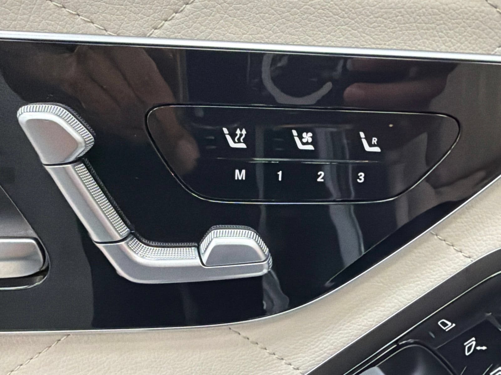Certified 2023 Mercedes-Benz S 580 4MATIC Sedan image 22