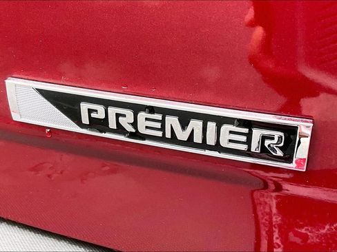 Used 2017 Chevrolet Equinox Premier w/ Enhanced Convenience Package AWD/4WD image 23