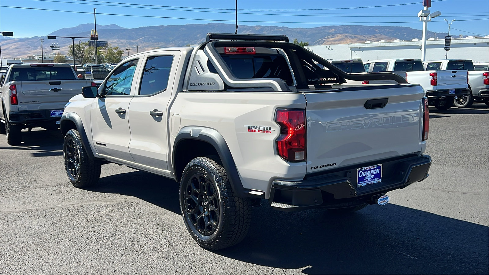 New 2026 Chevrolet Colorado Trail Boss w/ Midnight Edition AWD/4WD image 8