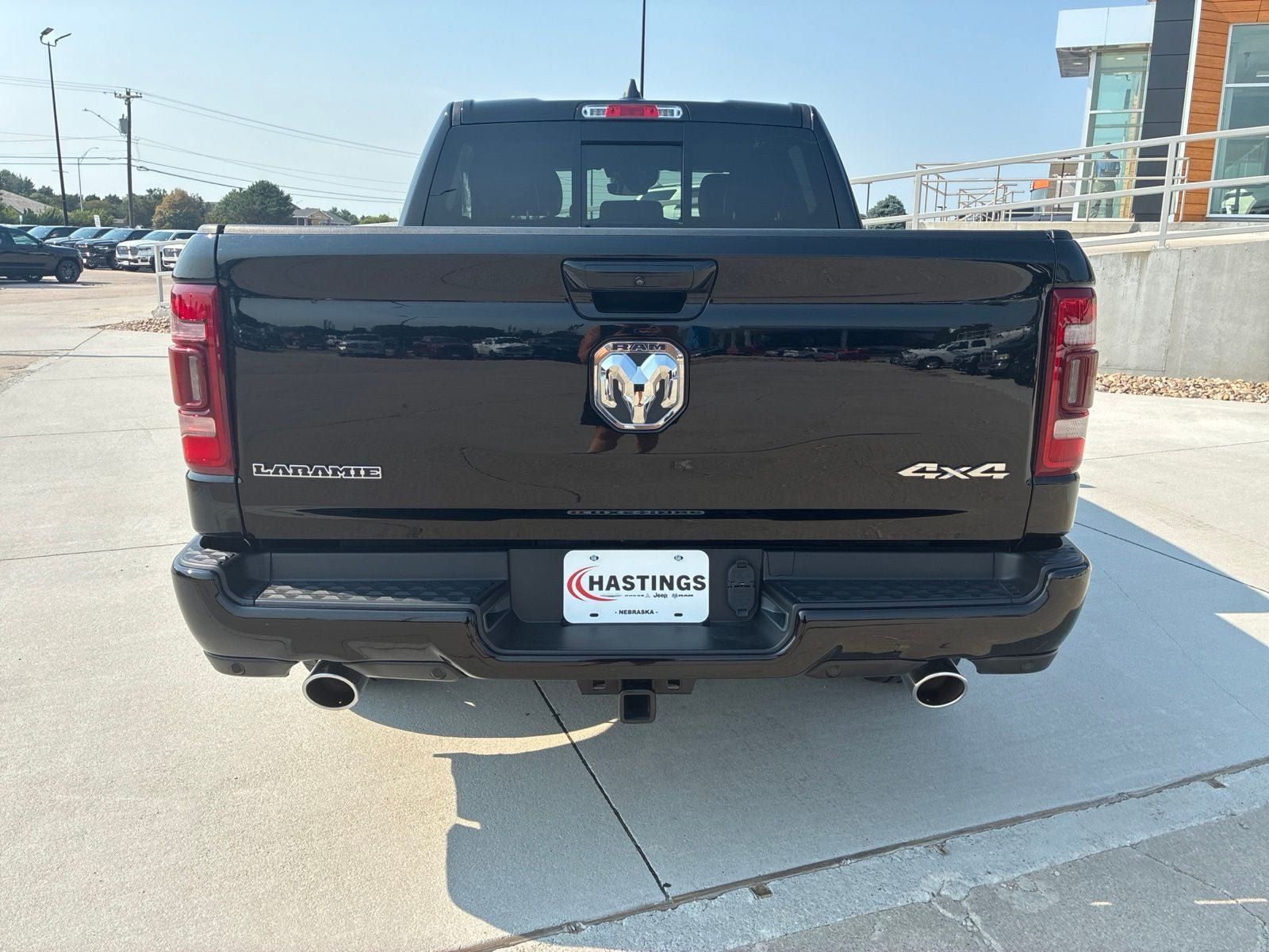Used 2023 RAM 1500 Laramie AWD/4WD image 4