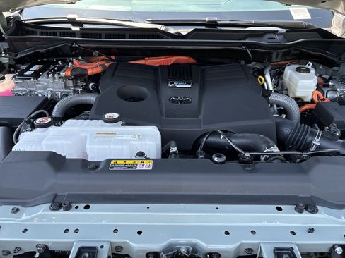 Used 2026 Toyota Sequoia Limited AWD/4WD image 37