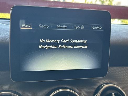 Certified 2020 Mercedes-Benz GLA 250 4MATIC image 26