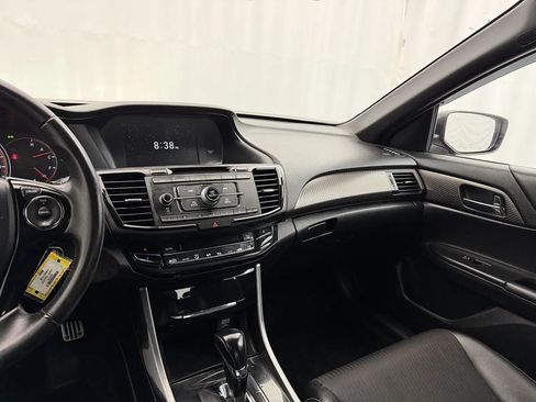 Used 2016 Honda Accord Sport image 14