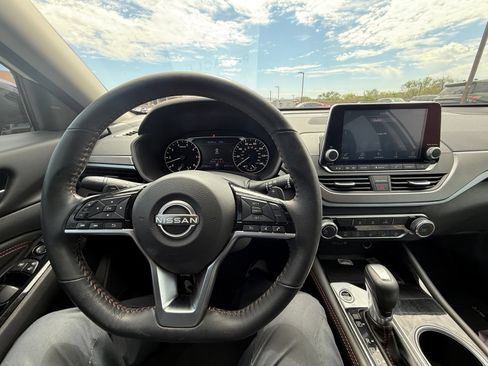 Certified 2023 Nissan Altima 2.5 SR FWD image 21
