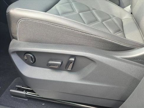 Used 2026 Volkswagen Atlas SE FWD image 4
