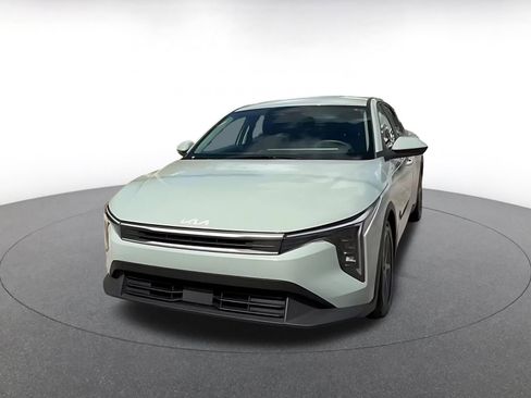 Used 2025 Kia K4 LXS image 7