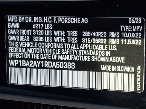 Used 2024 Porsche Cayenne Coupe image 29