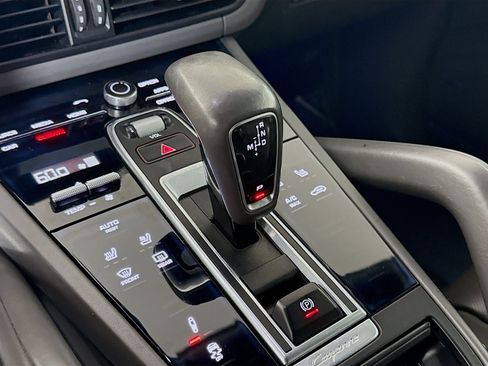 Used 2019 Porsche Cayenne Turbo image 18
