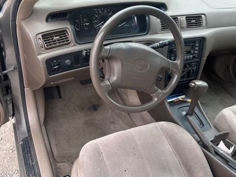 Used 1999 Toyota Camry XLE image 2