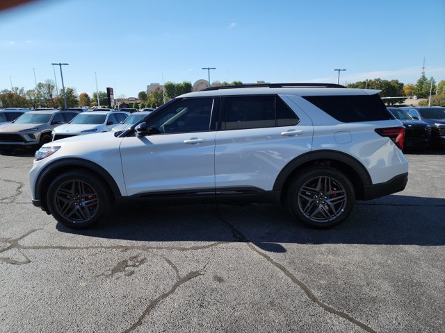 Used 2026 Ford Explorer ST AWD/4WD image 8