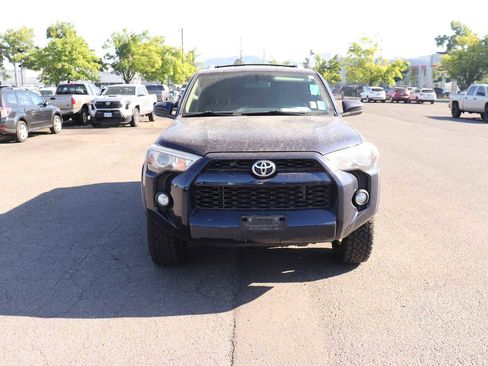 Used 2018 Toyota 4Runner SR5 AWD/4WD image 2