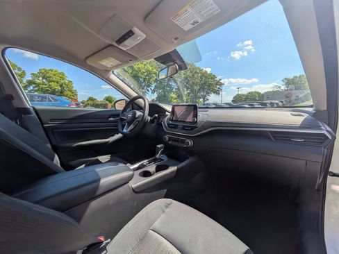 Used 2025 Nissan Altima 2.5 SV image 30