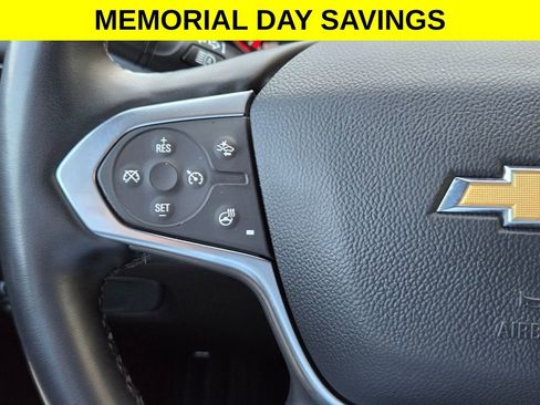 Used 2023 Chevrolet Traverse Premier FWD image 23