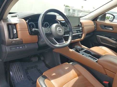 Certified 2024 Nissan Pathfinder Platinum w/ Cargo Package image 9