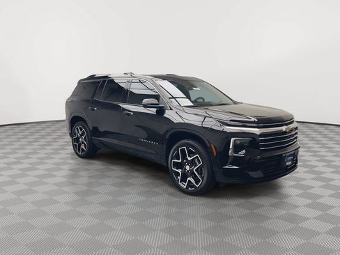 Certified 2025 Chevrolet Traverse High Country w/ LPO, Floor Liner Package AWD/4WD image 38