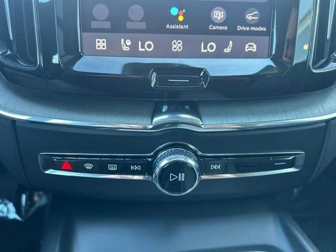 Certified 2025 Volvo XC60 B5 Plus AWD/4WD image 26