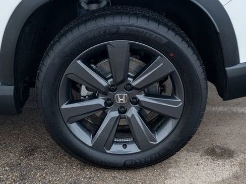 Used 2025 Honda Pilot Sport image 9