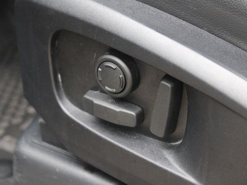 Used 2024 Land Rover Defender 110 S image 16