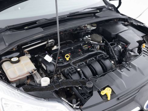 Used 2013 Ford Focus SE FWD image 38