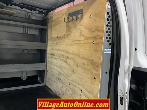 Used 2017 Chevrolet Express 2500 Extended RWD image 29
