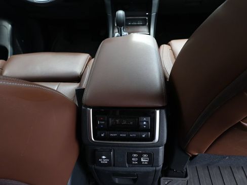 Used 2023 Subaru Ascent Touring AWD/4WD image 28
