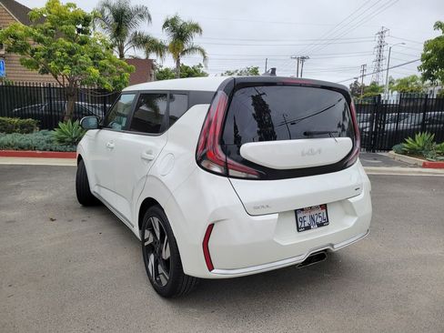 Certified 2023 Kia Soul GT-Line FWD image 3