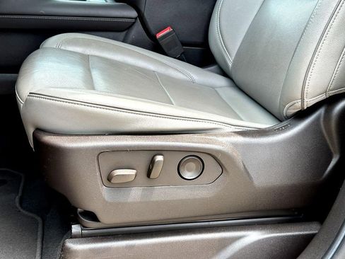 Used 2021 GMC Yukon SLT w/ SLT Premium Package RWD image 14