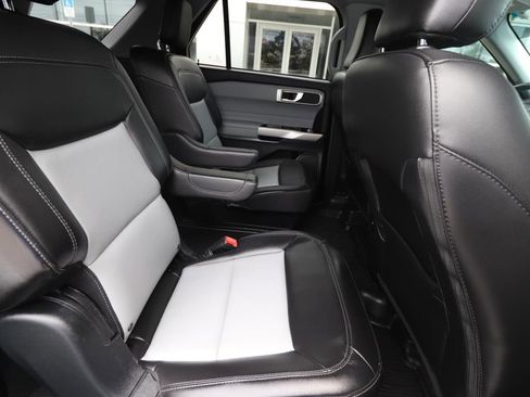 Used 2023 Ford Explorer XLT w/ Equipment Group 202A image 23