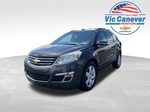 Used 2017 Chevrolet Traverse LT w/ Style and Technology Package FWD image 1