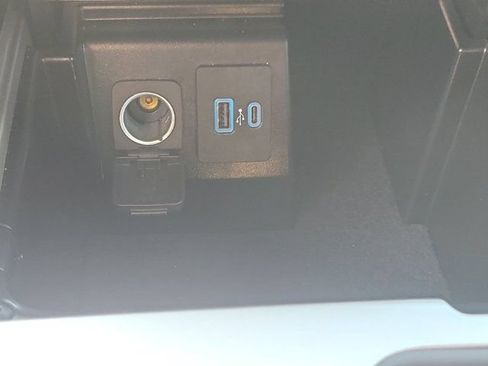 Certified 2023 Ford Explorer XLT RWD image 31