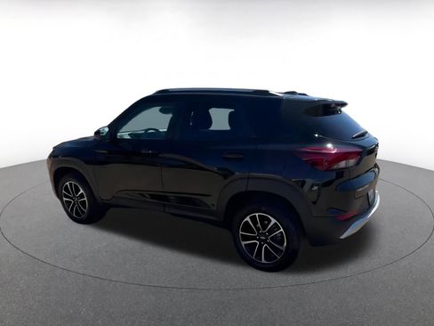 Used 2024 Chevrolet TrailBlazer LT w/ Driver Confidence Package image 10