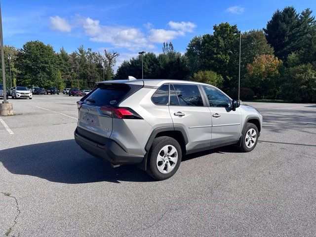 Used 2023 Toyota RAV4 LE AWD/4WD image 3
