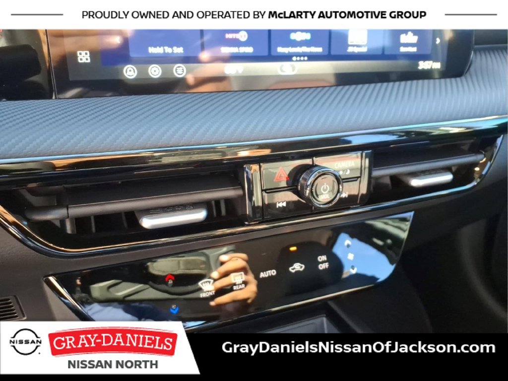 Certified 2027 Nissan Kicks SR FWD image 18