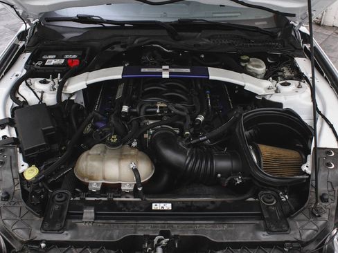 Used 2016 Ford Mustang Shelby GT350 w/ Technology Package image 36