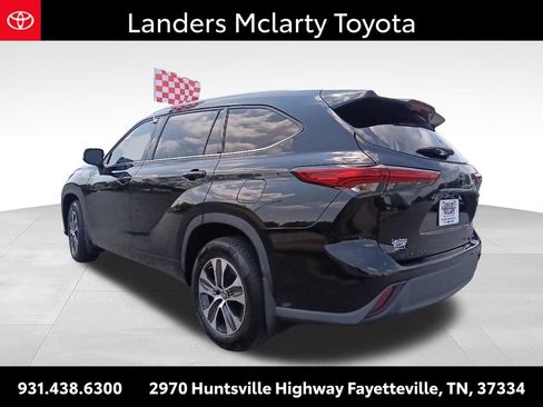 Used 2022 Toyota Highlander XLE AWD/4WD image 5