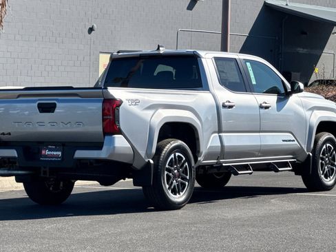 New 2025 Toyota Tacoma TRD Sport image 4