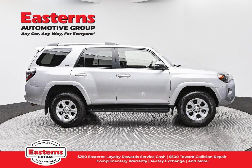 Used 2024 Toyota 4Runner SR5 AWD/4WD image 5