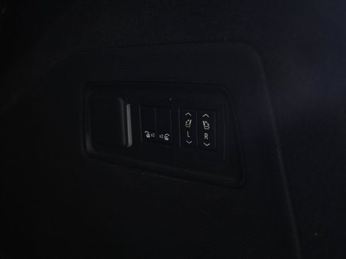 Used 2025 Cadillac Escalade V image 8