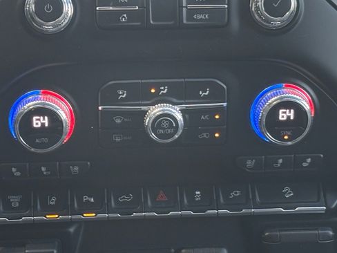 Used 2021 GMC Sierra 2500 AT4 w/ AT4 Premium Plus Package image 4