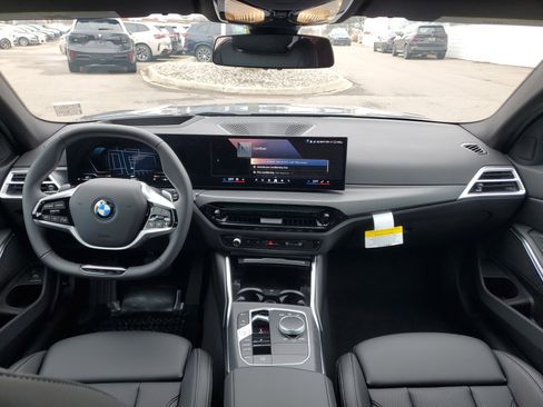 New 2026 BMW 330i xDrive Sedan w/ Premium Package AWD/4WD image 21