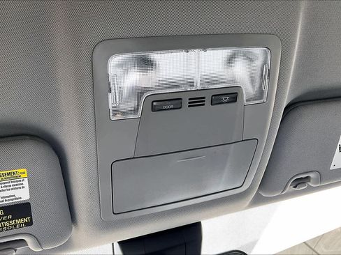 Used 2019 Toyota Highlander LE image 29