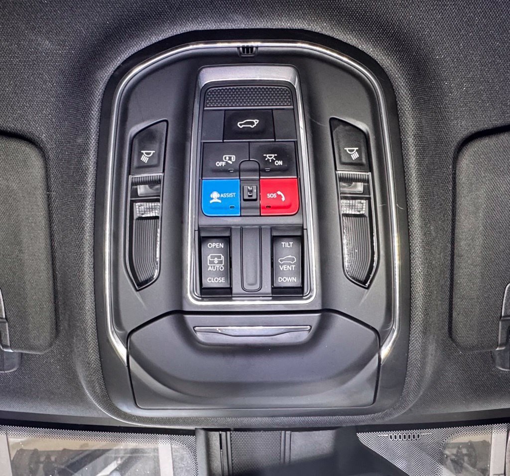 Used 2024 Jeep Grand Cherokee L Altitude AWD/4WD image 37