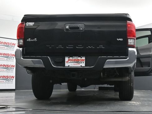 Used 2023 Toyota Tacoma SR5 AWD/4WD image 43