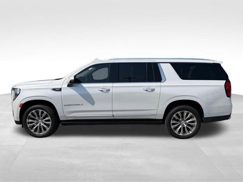 Used 2021 GMC Yukon XL Denali w/ Denali Premium Package AWD/4WD image 8