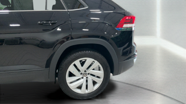Certified 2022 Volkswagen Atlas Cross Sport SE AWD/4WD image 36