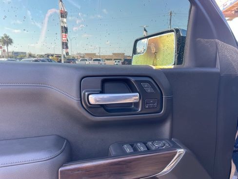 Used 2021 GMC Sierra 1500 SLT AWD/4WD image 9
