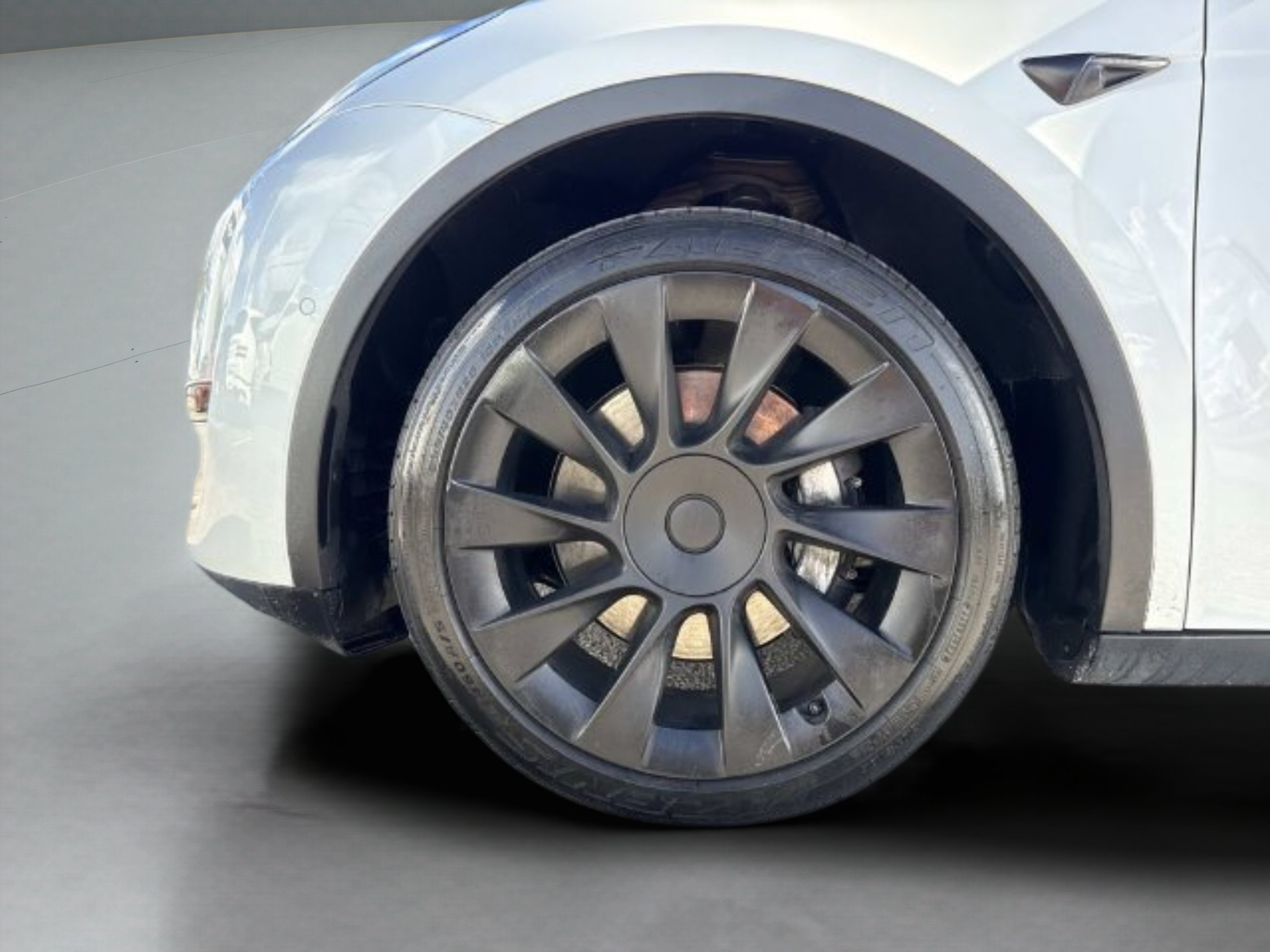 Used 2021 Tesla Model Y Long Range AWD/4WD image 10