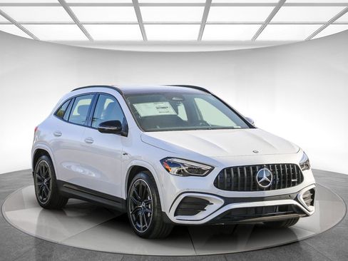 Used 2024 Mercedes-Benz GLA 35 AMG 4MATIC image 5